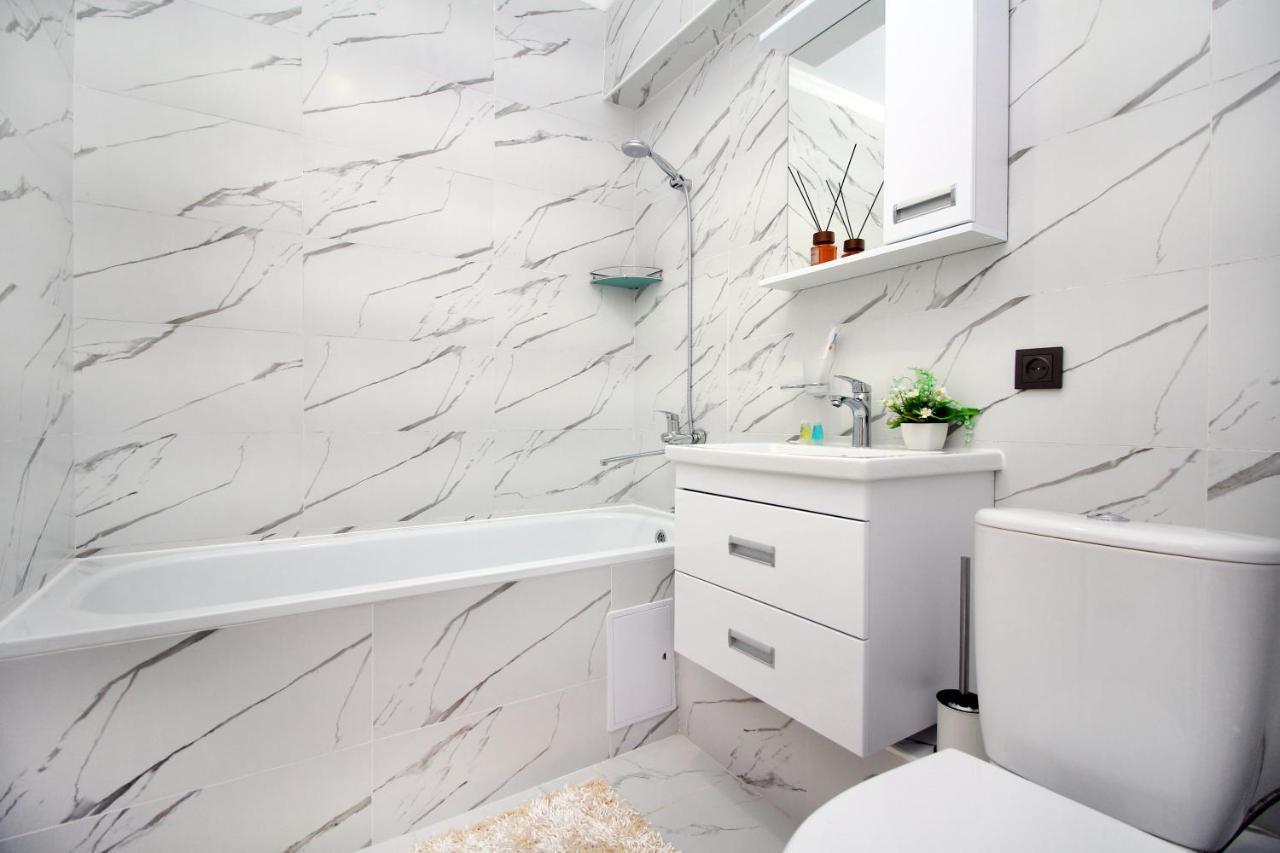 Cozy Studio In The Best Area! 5 阿拉木图 外观 照片